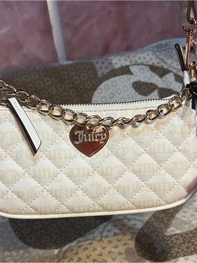 Juicy Couture White Quilted Mini Shoulder Bag with Gold Heart Charm with wallet